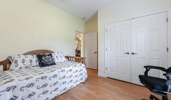 210 Henley Pl, Bay St. Louis, MS 39520