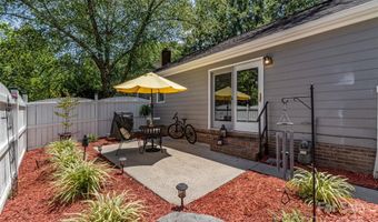 2722 Hillmont Dr, Charlotte, NC 28226