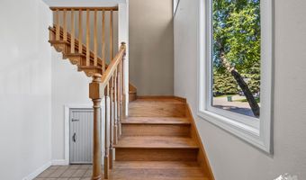 2044 Stonegate Cir, Anchorage, AK 99515