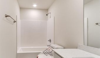 924 S Bear Ln, Mustang, OK 73064