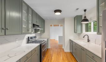 905 Cold Mountain Rd, Lake Toxaway, NC 28747