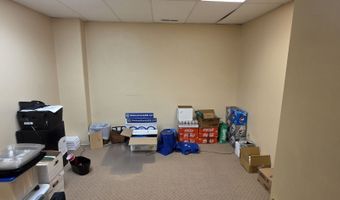 22 W 8th St, Anderson, IN 46016