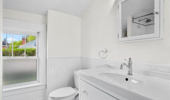 58 Bliss Rd, Newport, RI 02840