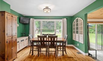 96 Dexter Rd, Scituate, RI 02857