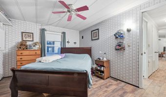 32 Sparrow Dr, Augusta, ME 04330