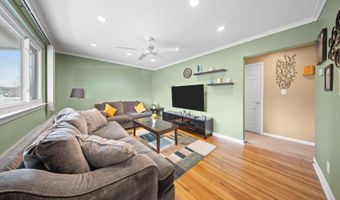 2 Lee Ave, Albertson, NY 11507