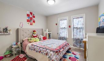 463 Londondary Dr, Ballwin, MO 63011