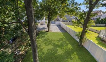 7 Sheffield Ave, Newport, RI 02840