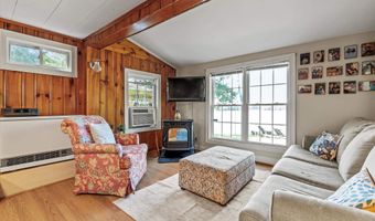 42 Brewster Rd, Barnstead, NH 03225