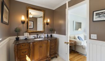 29 Woodland Dr, Avon, CT 06001