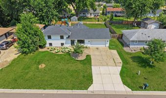 301 Walnut Ln, Apple Valley, MN 55124
