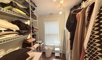 137 Main St, Chester, CT 06412