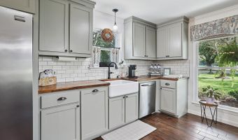 12409 Partridgewood Dr, Baker, LA 70714