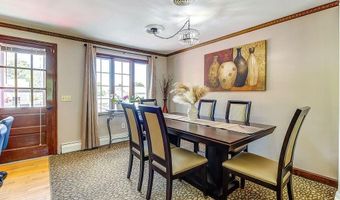 21 Beacon St, Johnston, RI 02919