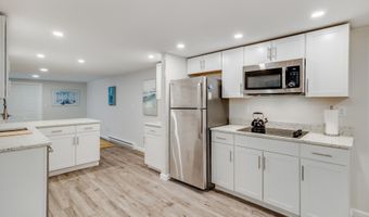 240 Bragg's Ln, Barnstable, MA 02630