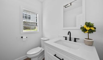 46 Isaac Foss Rd, Chester, NH 03036