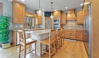 W5889 GERANIUM Drive, Appleton, WI 54915