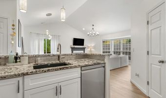 1716 Whispering Creek Dr C, Ballwin, MO 63021