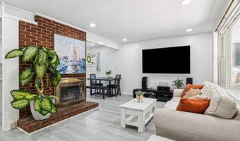 4 CALVIN Ct, Rockville, MD 20851