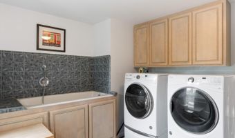 127 Mountain Meadow Rd, Santa Rosa, CA 95404