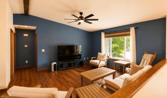 1208 Plum Ln, Aberdeen, SD 57401