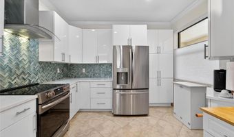 420 CEDAR FALLS Dr, Apollo Beach, FL 33572