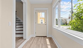 62 Fenner Ave, East Providence, RI 02915