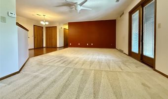 411 SE Delaware Ave 304, Ankeny, IA 50021
