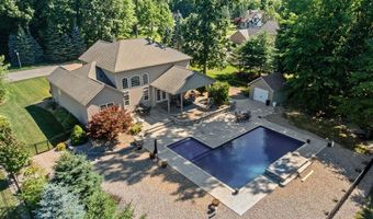 2820 Ashwood Dr, Alliance, OH 44601