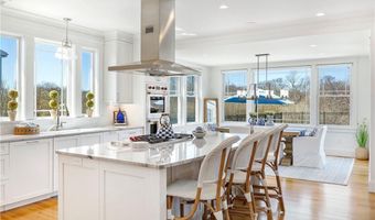 1048 Ocean Rd, Narragansett, RI 02882