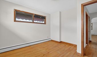 11 Peter Ln, Amsterdam, NY 12010