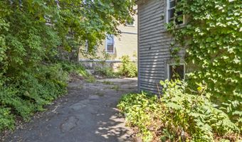 141 Centre St, Bath, ME 04530
