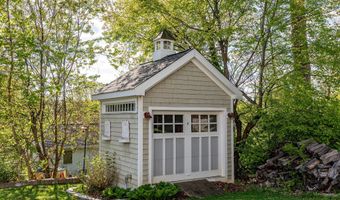 34 Skyline Dr, Brookfield, CT 06804