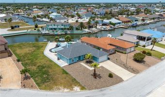 1074 S Bay St, Aransas Pass, TX 78336