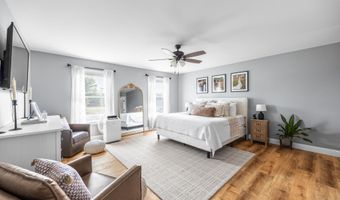 26 Knoll Crest Dr, Bangor, ME 04401