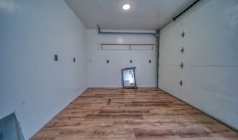 821 KEVIN Pl, Brookings, OR 97415