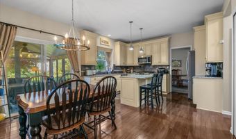 4020 Bunker Hill Dr, Algonquin, IL 60102