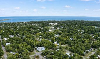 195 8Th St, Apalachicola, FL 32320