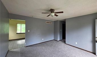 1421 S 6th St, Atchison, KS 66002