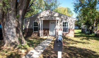 133 W Delta St, Aurora, MO 65605