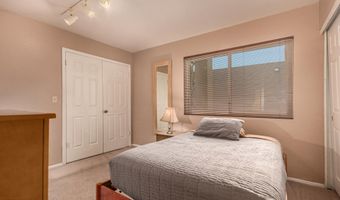 1382 N TAMARISK Dr, Chandler, AZ 85224