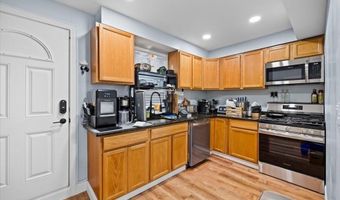 102 Mount Pleasant Ave, Boston, MA 02119