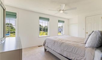 6 Fleuette Dr, Bellingham, MA 02019