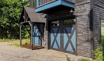 388 Sea View Dr, Warwick, RI 02889