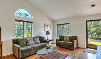 101 Cardinal Dr, North Kingstown, RI 02852