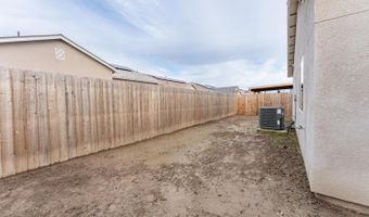 13760 Larkspur Way, Armona, CA 93202