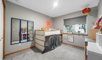 1005 Twilight Dr, North Liberty, IA 52317