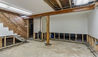 5 Pine St, Augusta, ME 04330