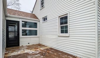 1872 Pickle Rd, Akron, OH 44312