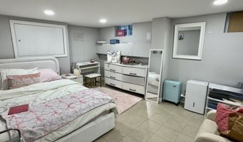 6 Clarkson St, Ansonia, CT 06401